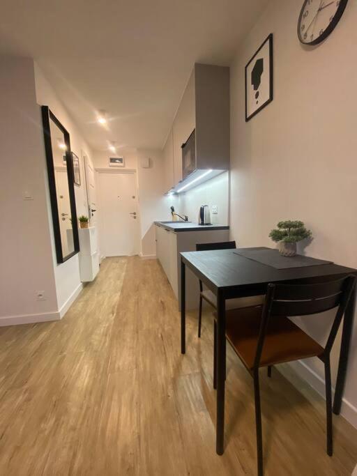New Apartment With Magnificent View Варшава Екстериор снимка